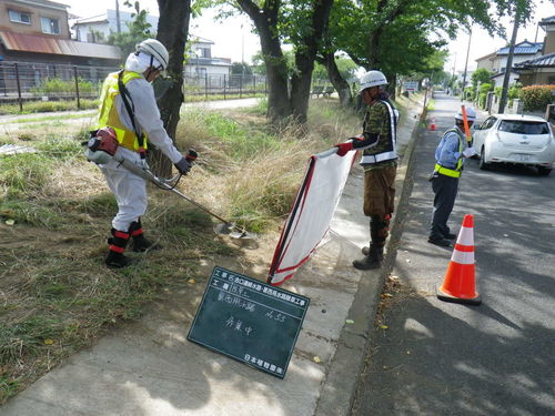 水資源機構　用水路除草工事